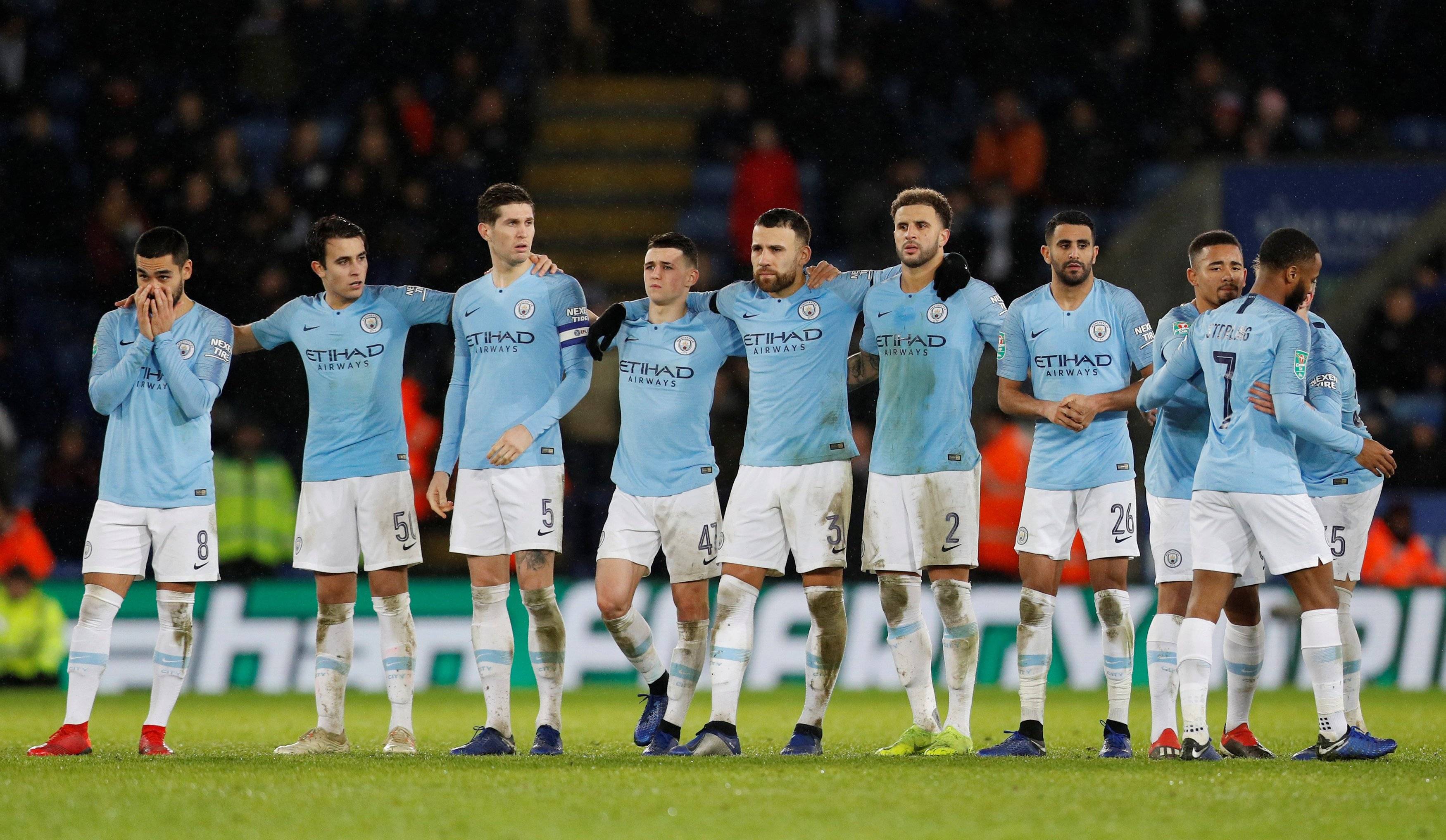 内蒙古多地滑雪场“开板”迎客，冬季旅游迅速升温